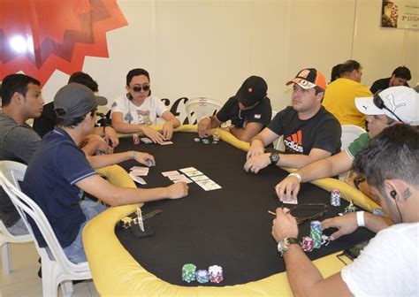 Faculdade De Torneio De Poker