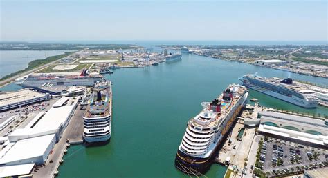 Jogo De Barcos De Port Canaveral Na Florida