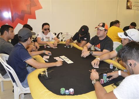 Louco Moose Torneio De Poker De Casino