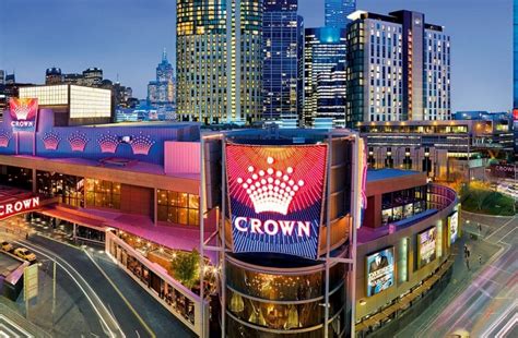 O Estacionamento Durante A Noite No Crown Casino Em Melbourne