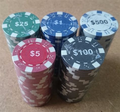 Pequena Denominacao De Fichas De Poker