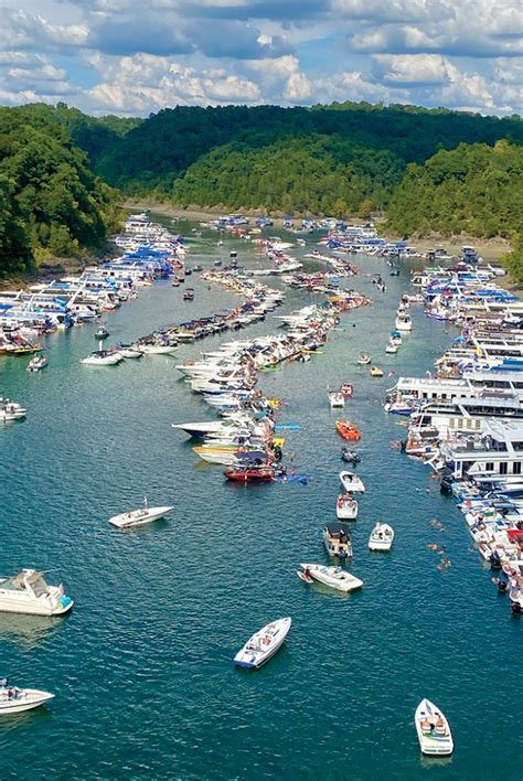 Poker Run Naufragio De Barco O Lago Cumberland